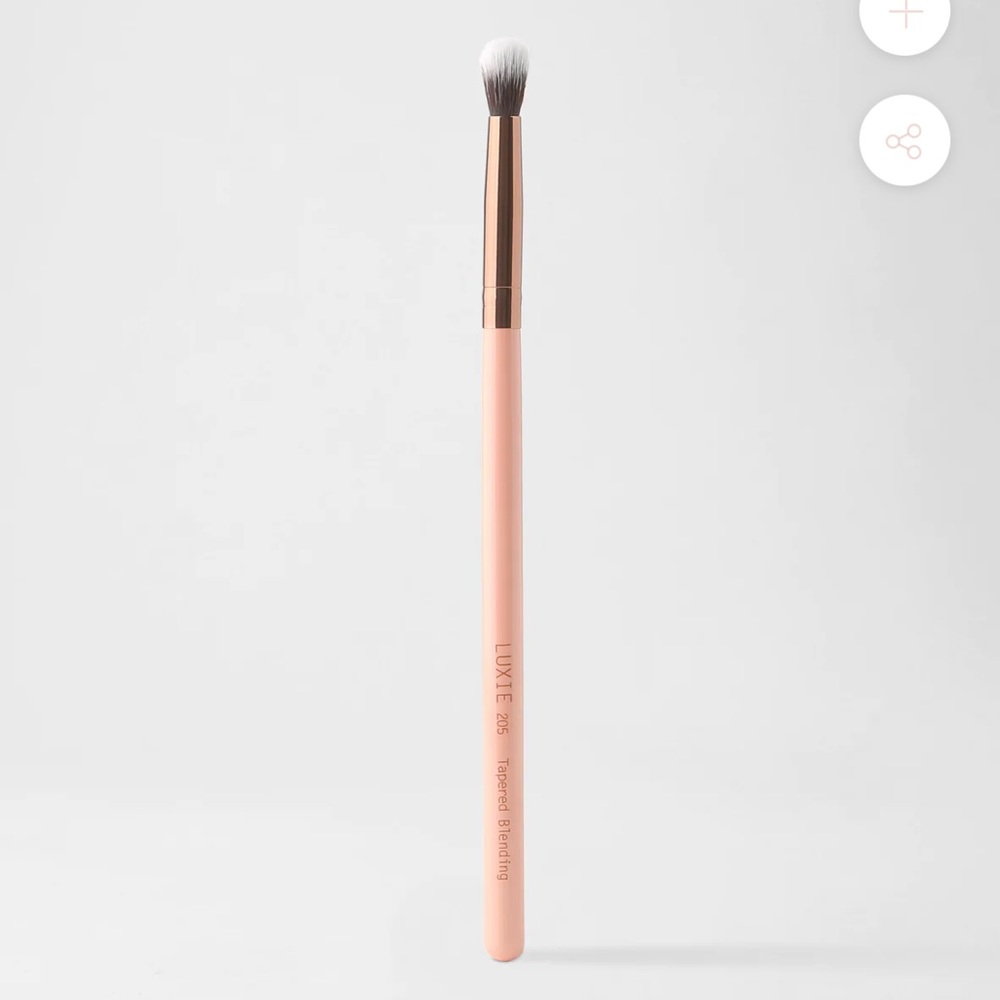 LUXIE 205 Tapered Blending Brush - Rose Gold